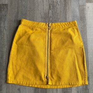 Yellow zipper detailed mini skirt